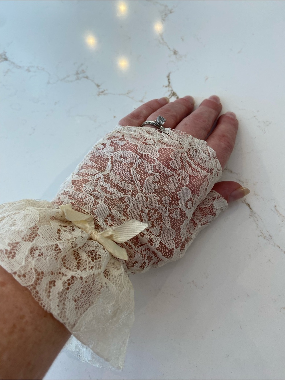 Vintage Ivory Floral Lace Fingerless Gloves 1990’s Average One Size
